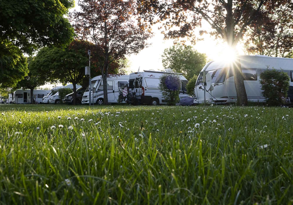 Emplacement de camping proche de l'autoroute A6 Emplacement de camping proche de l'autoroute A6